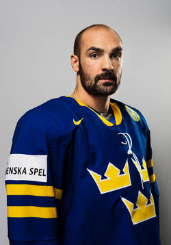 Inför VM i ishockey så poserar Daniel Rahimi, Sverige,