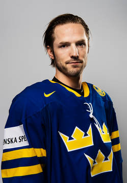 Inför VM i ishockey så poserar Niklas Persson, Sverige,