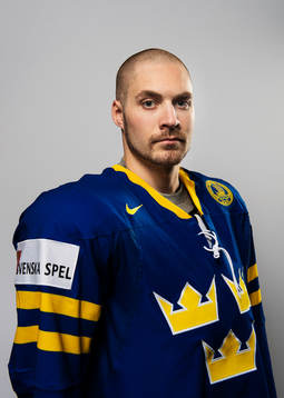 Inför VM i ishockey så poserar Johan Fransson, Sverige,