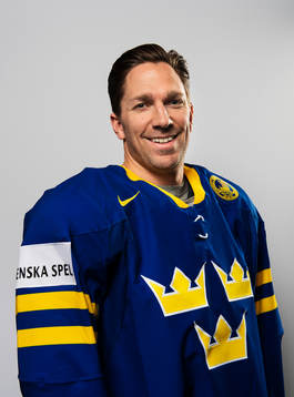 Inför VM i ishockey så poserar Joel Lundqvist, Sverige,