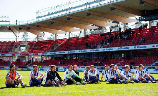 IFK Göteborg sitter i gräset