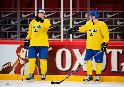 Gabriel Landeskog och Nicklas Danielsson i samspråk