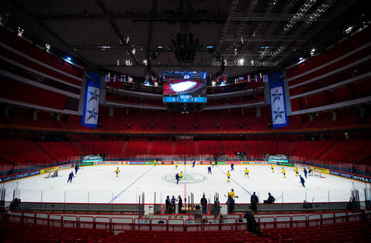 Bläddra bland fler bilder av Ishockey, VM, dag 1, värmning Sverige