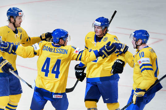 Sveriges Niklas Persson, Nicklas Danielsson, Loui Eriksson,