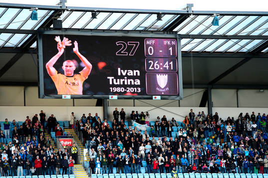 Hyllning till minne av Ivan Turina, AIKs hastigt avlidne