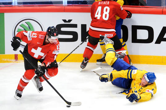 Staffan Kronwall, Sverige faller framför Morris Trachsler,