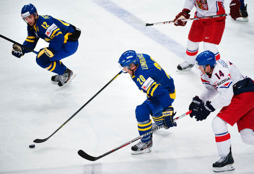 Sveriges Fredrik Pettersson och Joel Lundqvist drar upp ett