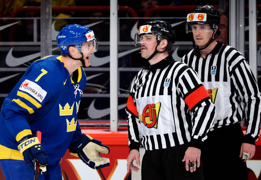 Henrik Tallinder, reagerar på domslutet när han får