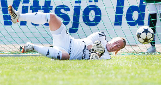 0-1 Josefine Öqvist, Kristianstad, målvakten Loes Geurts,