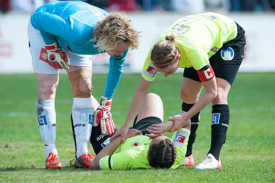 Skada, Hedvig Lindahl och Sif Atladottir, Kristianstad,