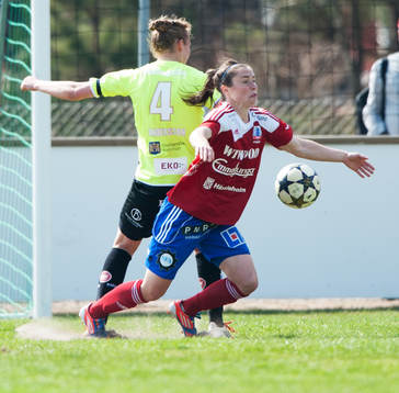 Straff, domaren blåser straff  till Vittsjö när Therese