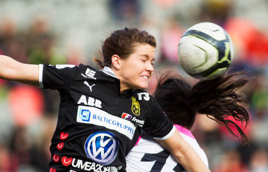 s nr 9, Hanna Folkesson vinner en nickduell mot Malmös nr