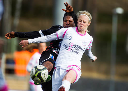 Malmös nr 3, Amanda Ilestedt slår undan bollen för Umeå