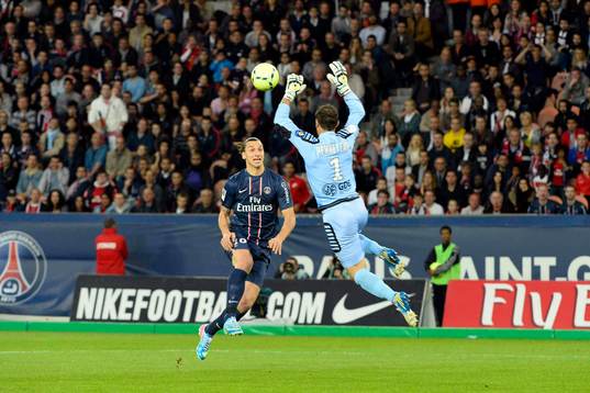 Talonnade rate Zlatan IBRAHIMOVIC - 05.05.2013 - PSG /