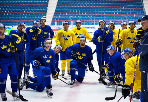 Spelare lyssnar på instruktioner
