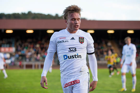 Nicklas Bärkroth, Brommapojkarna missnöjd