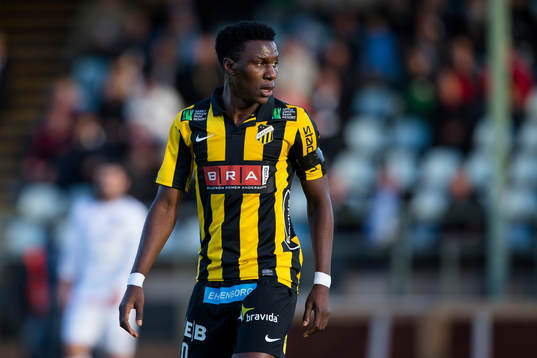 Dominic Chatto, Häcken