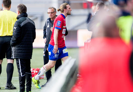 Emil Karlsson, Örgryte, lämnar planen