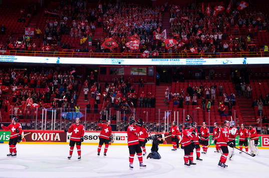 Schweiz spelare tackar fansen