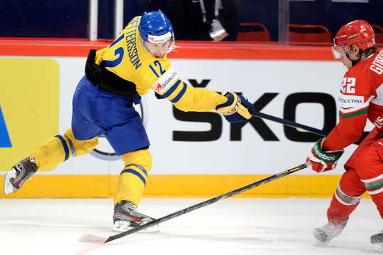 Sveriges Fredirk Pettersson skjuter in 1-1 som godkänns