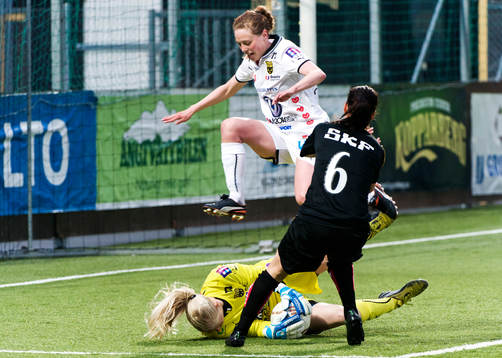 Alexandra Nilsson, Umeå, hoppar över Malin Reuterwall,