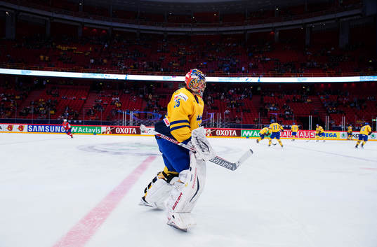 Sveriges Jacob Markström värmer upp