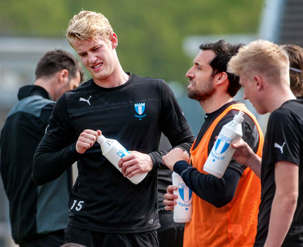 Filip Helander, Malmö FF, dricker vatten