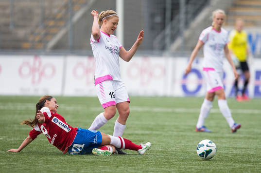 Irena Martínková KIF Örebro, Katrine Schmidt FC Malmö