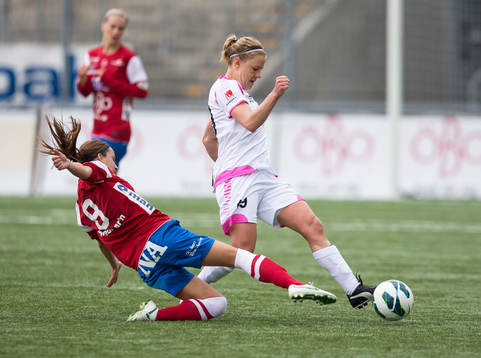 Irena Martínková KIF Örebro, Katrine Schmidt FC Malmö