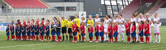 Spelarpresentation av de båda lagen