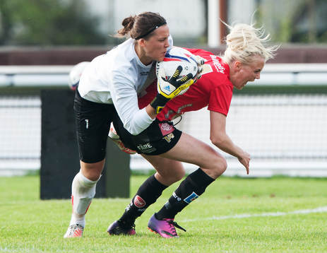 Minna Meriluoto, målvakt, Jitex och Josefine Öqvist,
