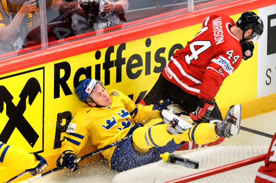 Erik Gustafsson, Sverige ramlar