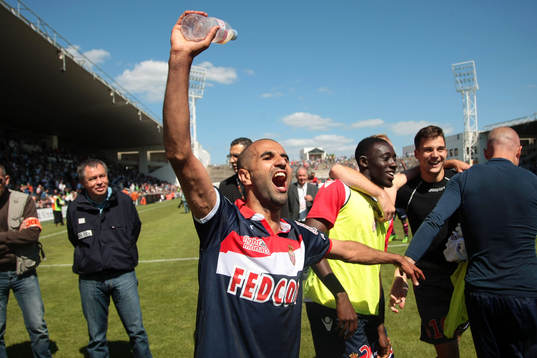 Bläddra bland fler bilder av Fotboll, Franska Ligue 2, Nimes - Monaco