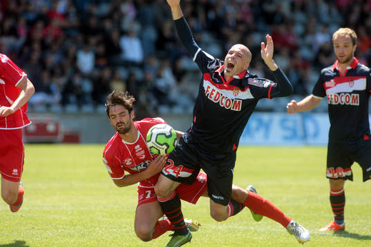 Faute et expulsion Benoit POULAIN sur Andrea RAGGI -
