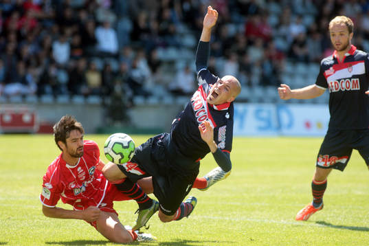 Faute et expulsion Benoit POULAIN sur Andrea RAGGI -