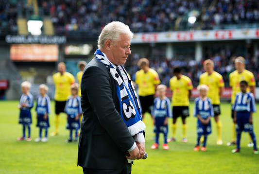 Bertil Rignäs, ordförande i IFK Göteborg, håller en