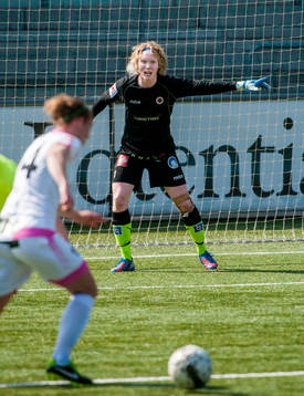 Hedvig Lindahl, målvakt, Kristianstad gör sig beredd på