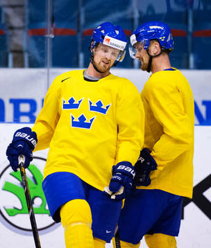 Henrik Sedin och Daniel Sedin på Sveriges träning