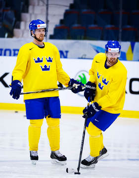 Henrik Sedin och Daniel Sedin på Sveriges träning