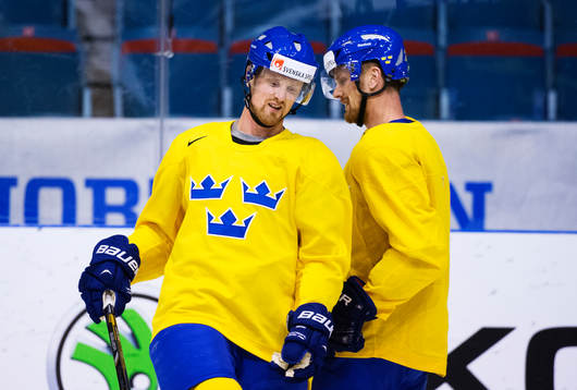 Henrik Sedin och Daniel Sedin på Sveriges träning