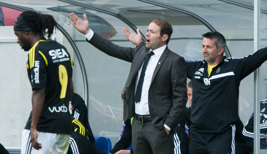 Andreas Alm och Nobosja Novakovic, tränare, AIK
