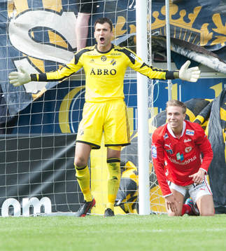 Kyriakos Stamatopoulos, målvakt, AIK och Jonathan Ring,