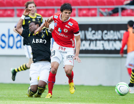 Armbåge, Romario Sipiao, Kalmar och Kennedy Igboananike,