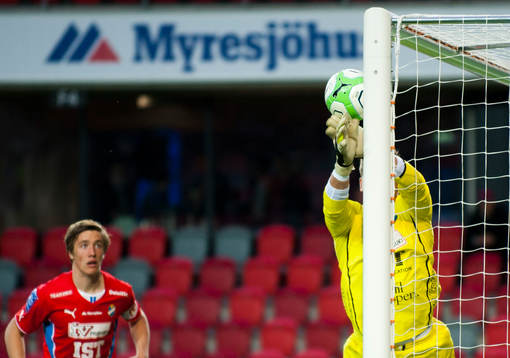 Alexander Nadj, målvakt, Öster, håller på att tappa