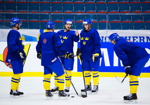 Daniel Sedin, Nicklas Danielsson, Henrik Sedin, Loui