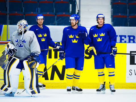 Målvakten Jhonas Enroth, Henrik Sedin, Daniel Sedin och