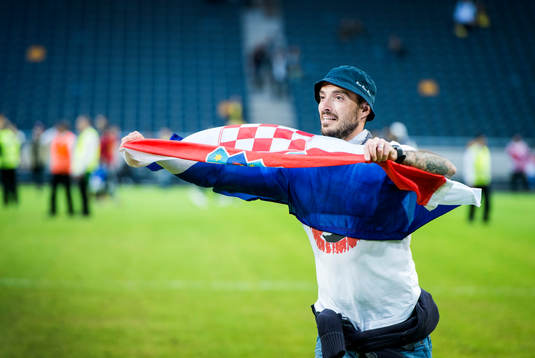 Supportrarna samlades tillsammans på planen