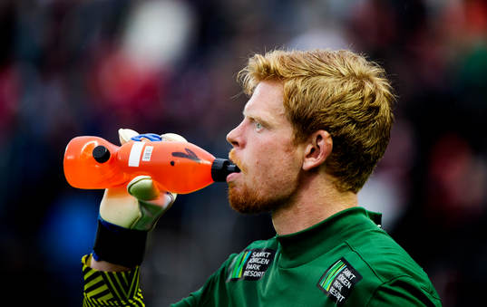 Christoffer Källqvist, målvakt, Häcken, dricker vatten
