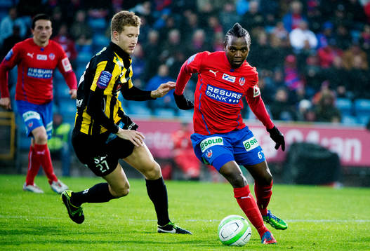 Simon Gustafson, Häcken, May Mahlangu, Helsingborg