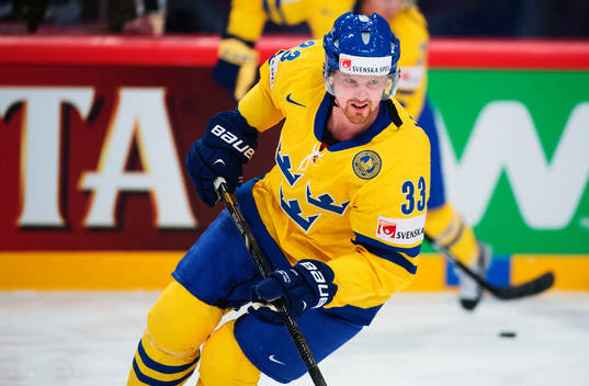 Sveriges Henrik Sedin värmer upp